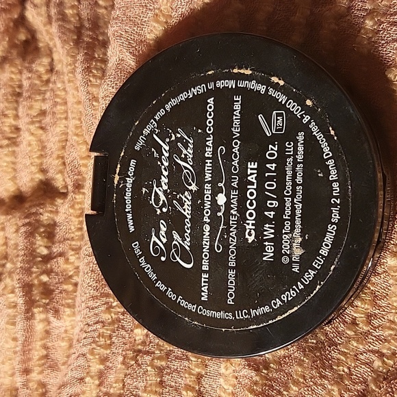 Too Faced Chocolate Soleil bronzer min - Picture 3 of 3